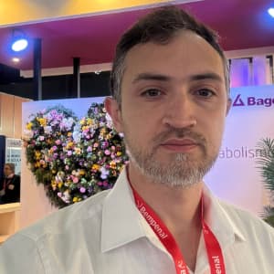 Nosotros blue room 2025 marketing 5 (1)